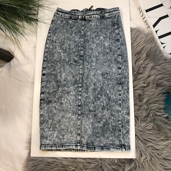 Jean Skirt - Picture 2 of 4